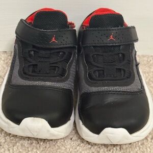 Air Jordan 11 CMFT Low Black and Red Sneakers